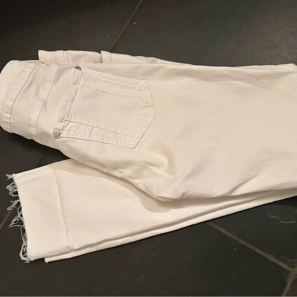 Alice + Olivia Crisp White Jeans Raw Hem Size 0 - Picture 6 of 6